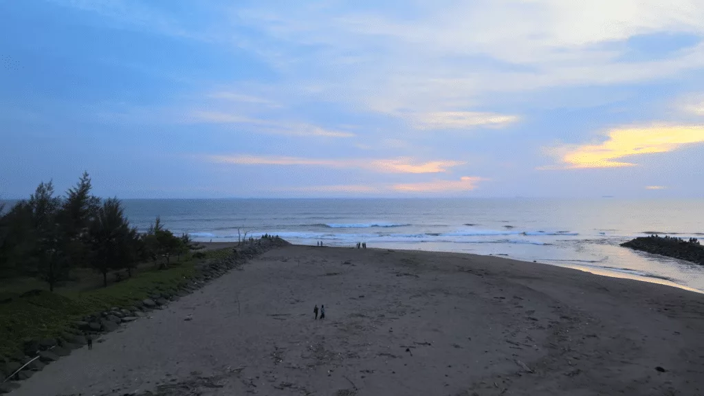 Pesona Wisata Padang Pantai Air Terjun Instagramable 2024   Wisata Pantai Pasir Putih Tabing Kota Padang Drone Vidio 0 12 Screenshot 1024x576 